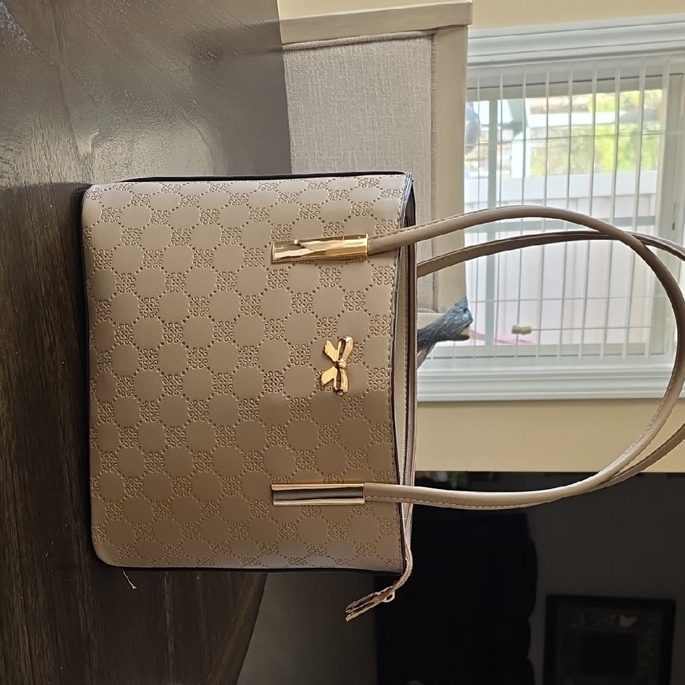 Elegant Beige Tote Bag